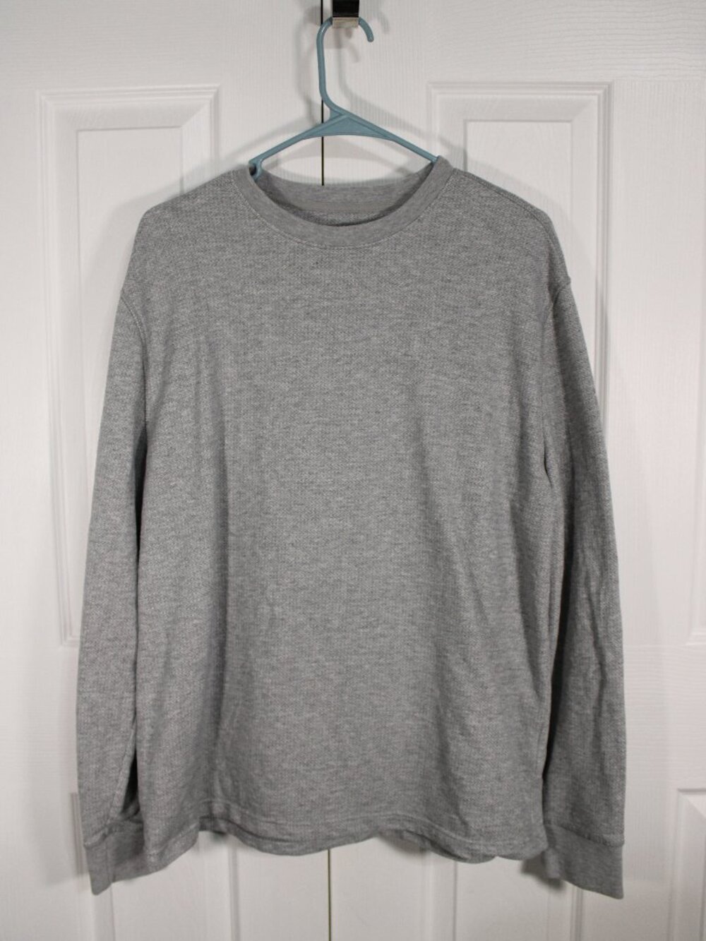 Orvis Men's Long Sleeve Grey Crew Shirt